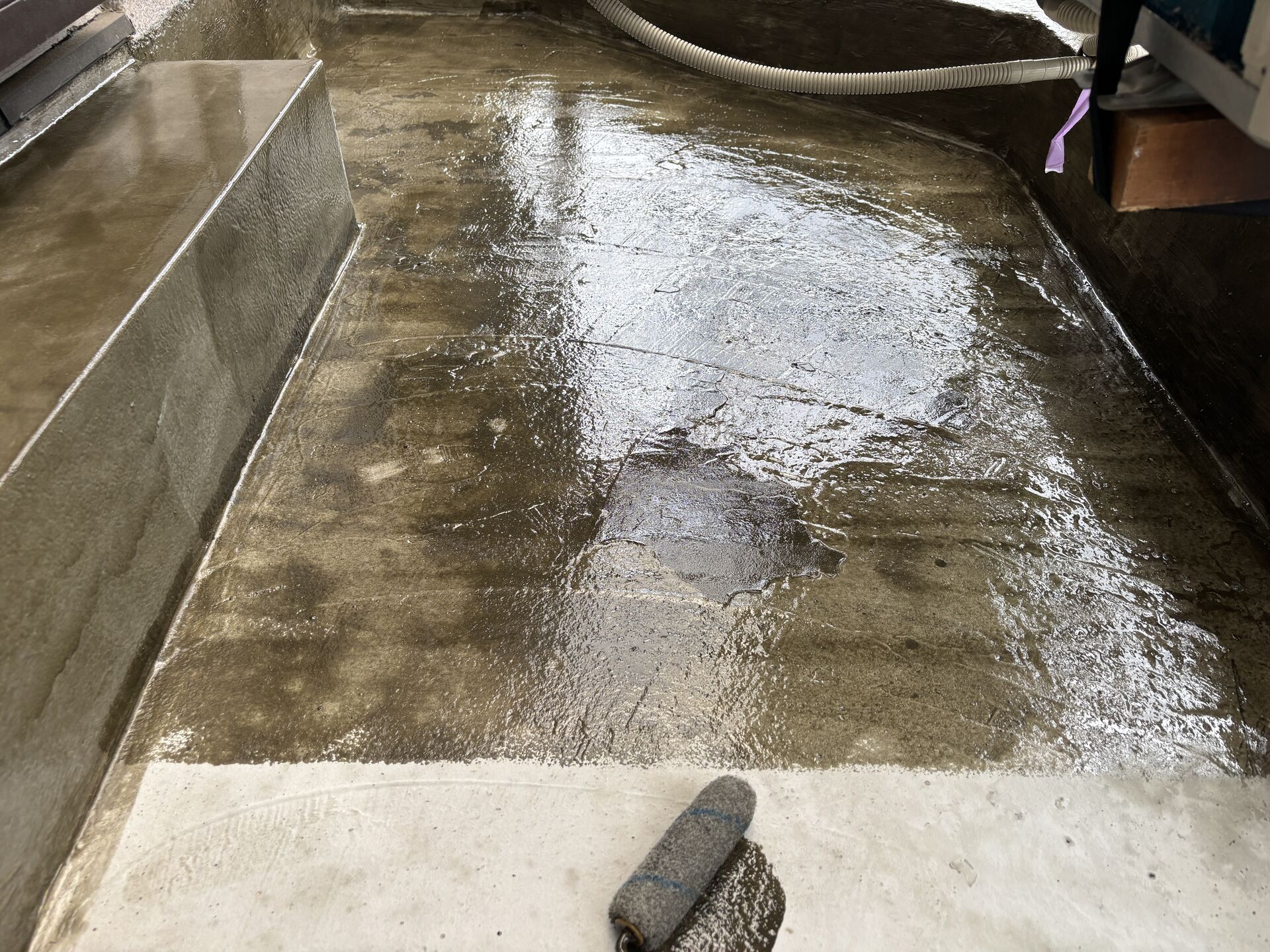ベランダのウレタン防水工事の流れを徹底解説｜東大阪市の外壁塗装・防水なら森口建装
